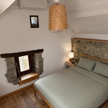 Semesterbostad La Petite Grange *